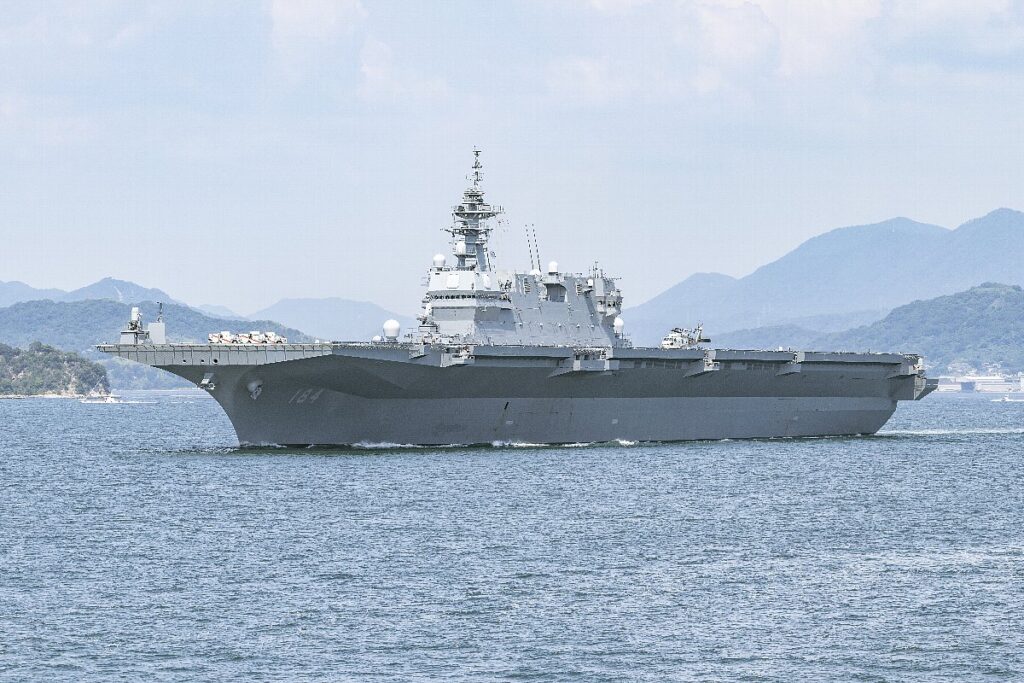 完全受注生産】海上自衛隊カレンダー2026 B3ポスター型 | 世界の艦船